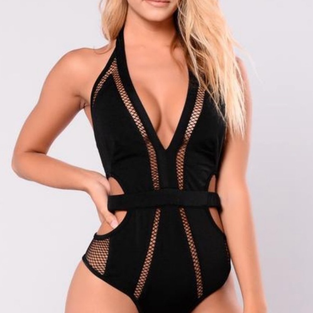 fashion nova poolside dancing monokini L